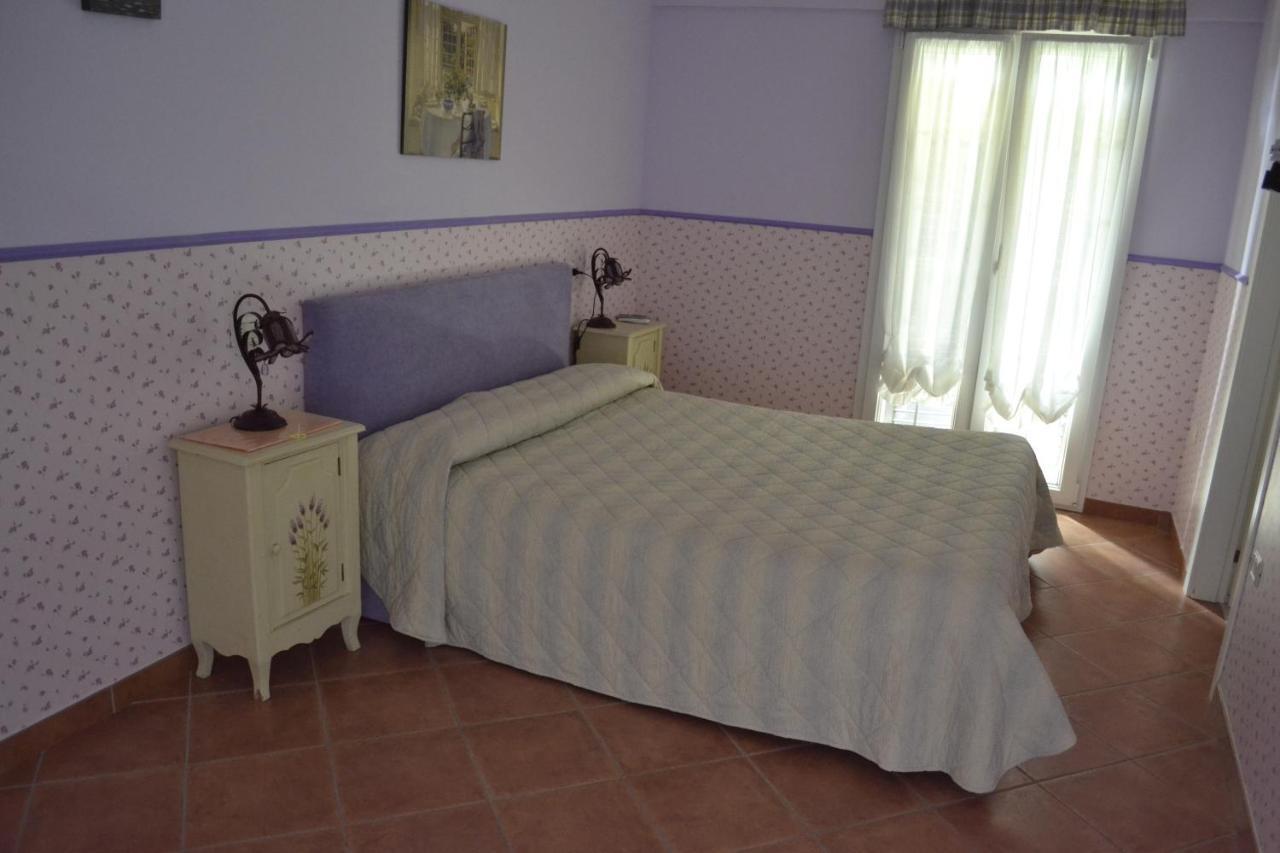 La Tenuta Del Giglio Villa Tavullia Rum bild